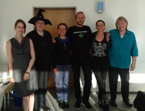 Bianca Wertheimer (1. v. l.), Gundrin Pannier (2. v. l.) und Donate McIntosh (ganz rechts) bilden das neue Vorstandsteam